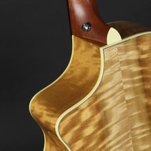 Load image into Gallery viewer, 2007 Breedlove Focus Custom - Red Cedar/Myrtlewood #9835 (Pre-owned)