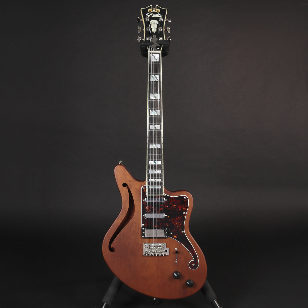 D'Angelico Deluxe Bedford SH Matte Walnut (Ex-demo) – Mak's Guitars