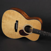 Load image into Gallery viewer, Eastman E3OM Deluxe Spruce/Ovangkol
