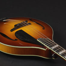 Load image into Gallery viewer, Eastman MDO605-GB Octave Mandolin - Goldburst (Pre-owned)