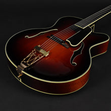 Load image into Gallery viewer, 2005 Eastman AR810CE 17" Archtop - Sunburst (Pre-owned)