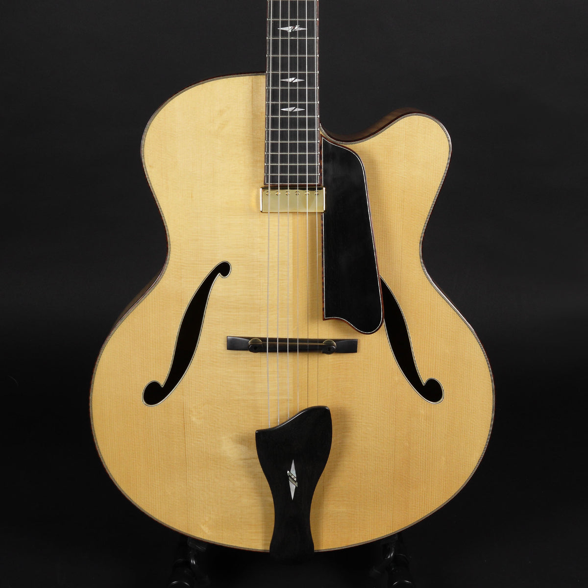 2006年製 Eastman AR910CE Blonde Eastman AR910CE-BD-TC Archtop - Blonde #0717 – Mak's Guitars