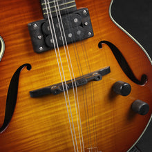 Load image into Gallery viewer, Eastman ER-M El Rey Electric Mandolin - Goldburst