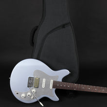 Load image into Gallery viewer, Eastman Fullertone DC'62 - Ice Blue Metallic