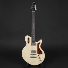 Load image into Gallery viewer, Eastman Juliet - Pomona Blonde # 7392