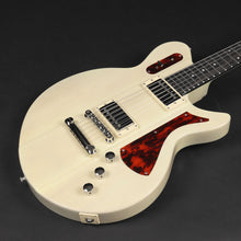 Load image into Gallery viewer, Eastman Juliet - Pomona Blonde # 7392