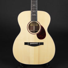 Load image into Gallery viewer, Eastman L-OM-QS Quilted Sapele (Pre-owned)