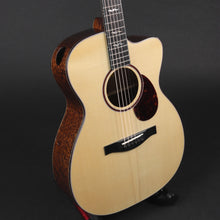 Load image into Gallery viewer, Eastman L-OMCE-QS OM Cutaway Quilted Sapele (Pre-owned)