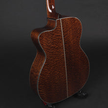 Load image into Gallery viewer, Eastman L-OMCE-QS OM Cutaway Quilted Sapele (Pre-owned)