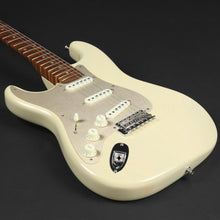 Load image into Gallery viewer, 2023 Fender Custom Shop American Custom Left-handed NOS Stratocaster (Pre-owned)