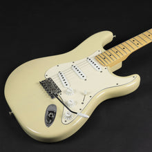Load image into Gallery viewer, 2003 Fender Highway One Stratocaster - Honey Blonde (Pre-owned)