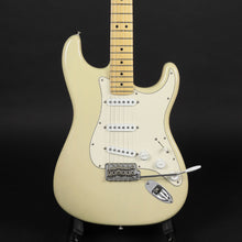 Load image into Gallery viewer, 2003 Fender Highway One Stratocaster - Honey Blonde (Pre-owned)