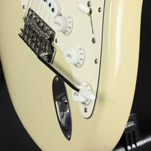 Load image into Gallery viewer, 2003 Fender Highway One Stratocaster - Honey Blonde (Pre-owned)