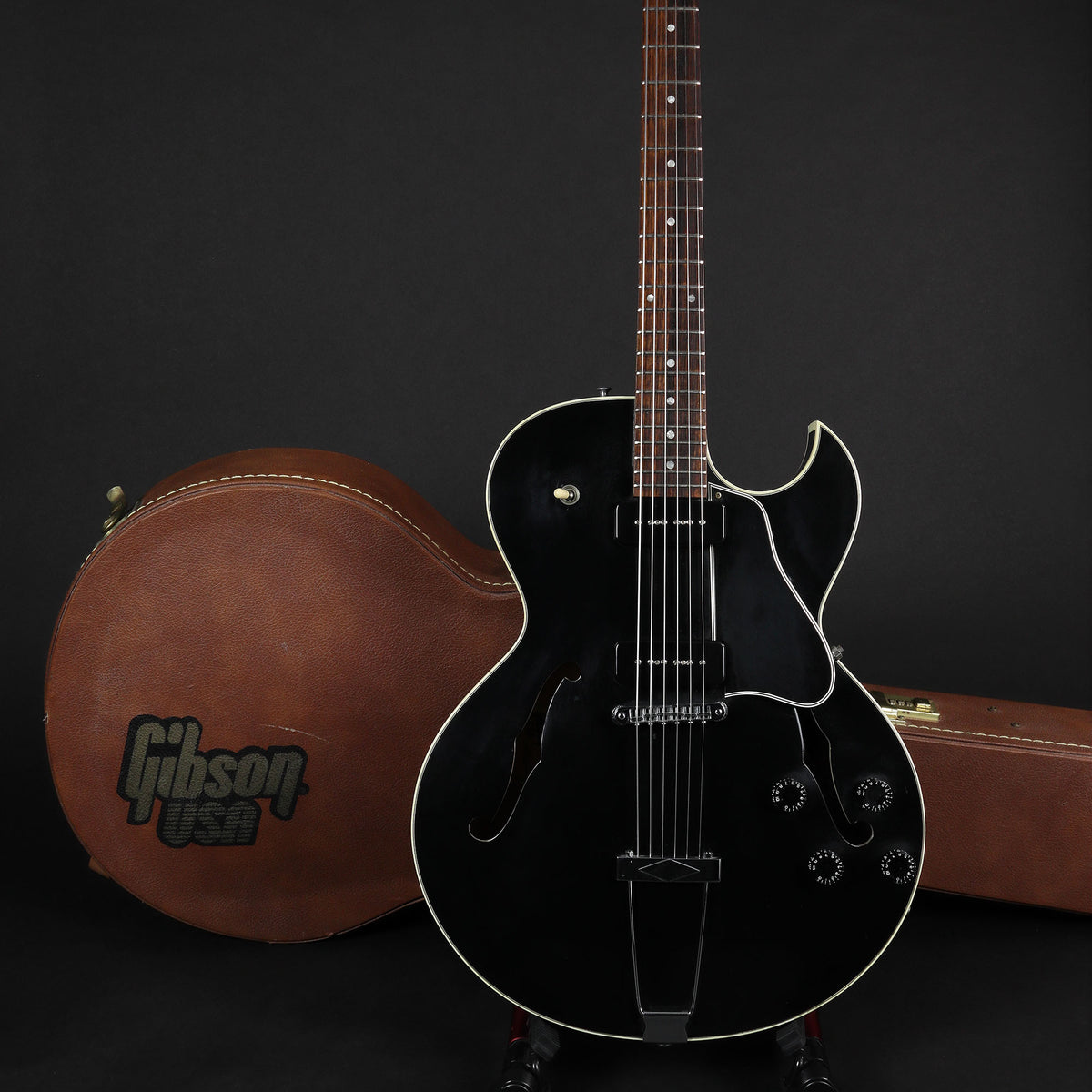 2001 Gibson ES-135 Ebony (Pre-owned) – Mak's Guitars