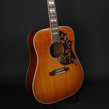 Load image into Gallery viewer, 2017 Gibson Hummingbird in Heritage Cherry Sunburst - (Pre-owned)