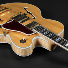 Load image into Gallery viewer, 2022 Gibson Byrdland - Blonde MINT Condition (Pre-owned)