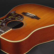 Load image into Gallery viewer, 2017 Gibson Hummingbird in Heritage Cherry Sunburst - (Pre-owned)