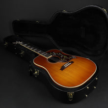 Load image into Gallery viewer, 2017 Gibson Hummingbird in Heritage Cherry Sunburst - (Pre-owned)