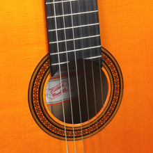 Load image into Gallery viewer, 2007 Jose Ramirez FL2 Flamenco Guitar (Pre-owned)
