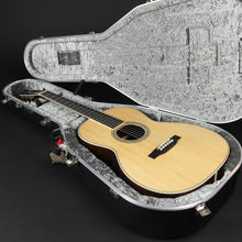 Load image into Gallery viewer, 2015 Kim Walker Style A Deluxe 000-12 (Pre-owned)