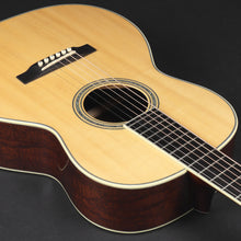 Load image into Gallery viewer, 2015 Kim Walker Style A Deluxe 000-12 (Pre-owned)