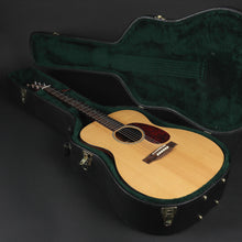 Load image into Gallery viewer, 1997 Martin 000M Sitka/Mahogany (Pre-owned)