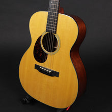 Load image into Gallery viewer, 2017 Left-handed Martin OM18e (Pre-owned)