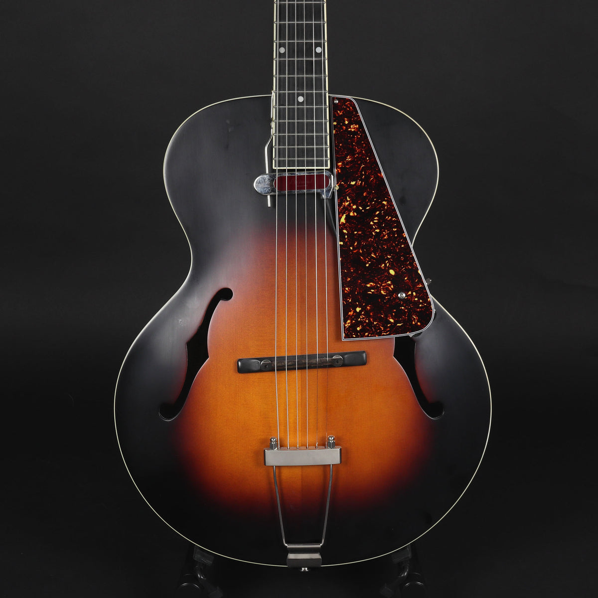 The Loar LH-600 Archtop Vintage Sunburst (Pre-owned) – Mak's Guitars