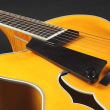 Load image into Gallery viewer, 2008 Benedetto Manhattan Left-handed Archtop - Honey Blonde (Pre-owned)