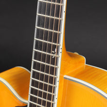 Load image into Gallery viewer, 2008 Benedetto Manhattan Left-handed Archtop - Honey Blonde (Pre-owned)