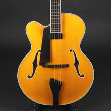 Load image into Gallery viewer, 2008 Benedetto Manhattan Left-handed Archtop - Honey Blonde (Pre-owned)