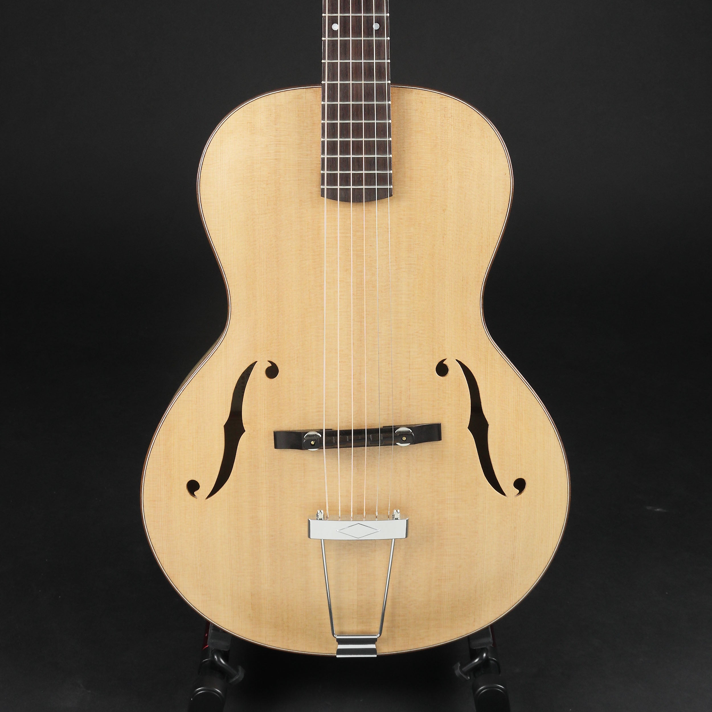 Small archtop guitar new arrivals