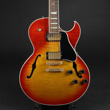 Load image into Gallery viewer, 2004 Gibson ES-137 Classic - Heritage Cherry Sunburst (Pre-owned)