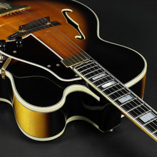 Load image into Gallery viewer, 1976 Gibson L5-C Sunburst (Pre-owned)