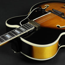 Load image into Gallery viewer, 1976 Gibson L5-C Sunburst (Pre-owned)