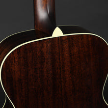 Load image into Gallery viewer, Bourgeois Down East Series 00-14 Hog Top