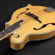Load image into Gallery viewer, Bourgeois M5-F Mandolin - Natural