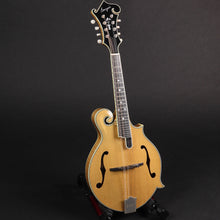 Load image into Gallery viewer, Bourgeois M5-F Mandolin - Natural