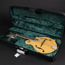 Load image into Gallery viewer, Bourgeois M5-F Mandolin - Natural