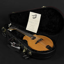 Load image into Gallery viewer, 2007 Breedlove Quartz KO Mandolin (Pre-owned)