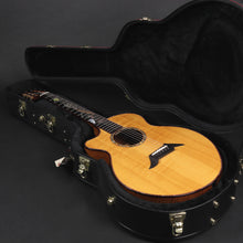 Load image into Gallery viewer, Breedlove Master Class &#39;Moon Dancer&#39; Left-handed (Pre-owned)