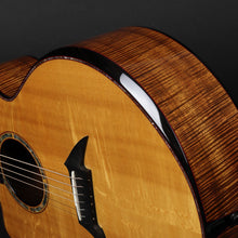 Load image into Gallery viewer, Breedlove Master Class &#39;Moon Dancer&#39; Left-handed (Pre-owned)