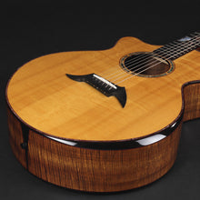 Load image into Gallery viewer, Breedlove Master Class &#39;Moon Dancer&#39; Left-handed (Pre-owned)