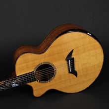 Load image into Gallery viewer, Breedlove Master Class &#39;Moon Dancer&#39; Left-handed (Pre-owned)