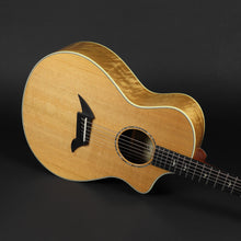 Load image into Gallery viewer, 2007 Breedlove Focus Custom - Red Cedar/Myrtlewood #9835 (Pre-owned)