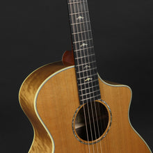 Load image into Gallery viewer, 2007 Breedlove Focus Custom - Red Cedar/Myrtlewood #9835 (Pre-owned)