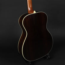 Load image into Gallery viewer, 2006 Breedlove OMR Deluxe Revival Series (Pre-owned)