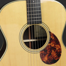 Load image into Gallery viewer, 2006 Breedlove OMR Deluxe Revival Series (Pre-owned)