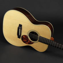 Load image into Gallery viewer, 2006 Breedlove OMR Deluxe Revival Series (Pre-owned)