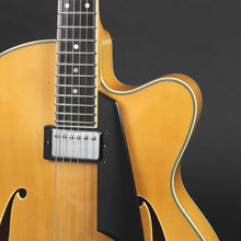 Load image into Gallery viewer, Comins GCS-16-1 Archtop Vintage Blonde #118231